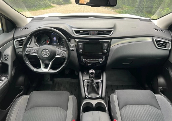 Nissan Qashqai cena 75800 przebieg: 55500, rok produkcji 2019 z Nowe małe 211